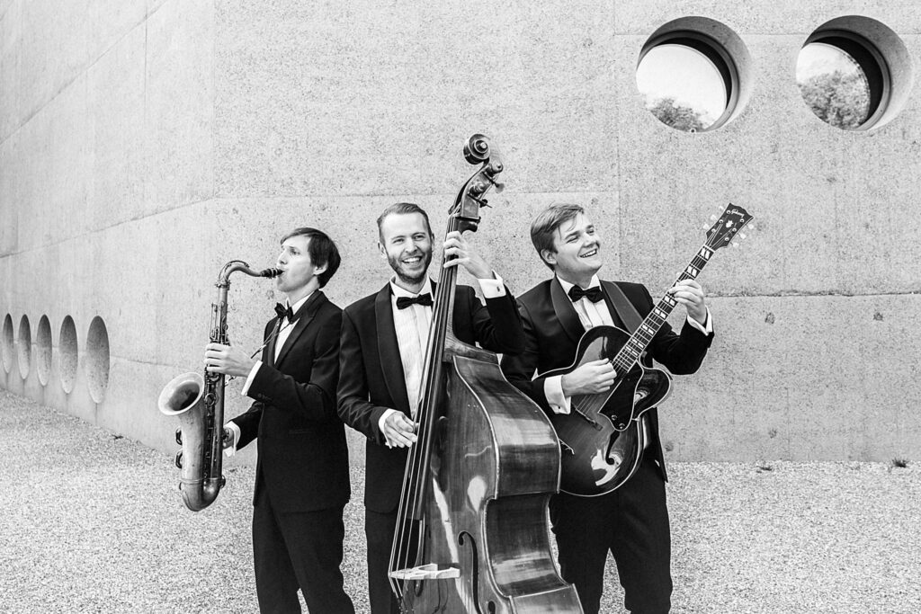Super Swing Trio